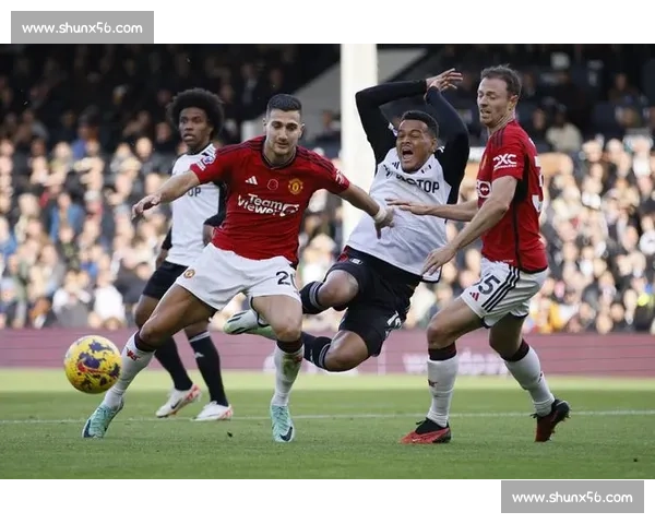 双响定乾坤!姆博莫梅开二度 + MVP 助曼联擒布莱顿 双响定乾坤!姆博莫梅开二度 + MVP 助曼联擒布莱顿