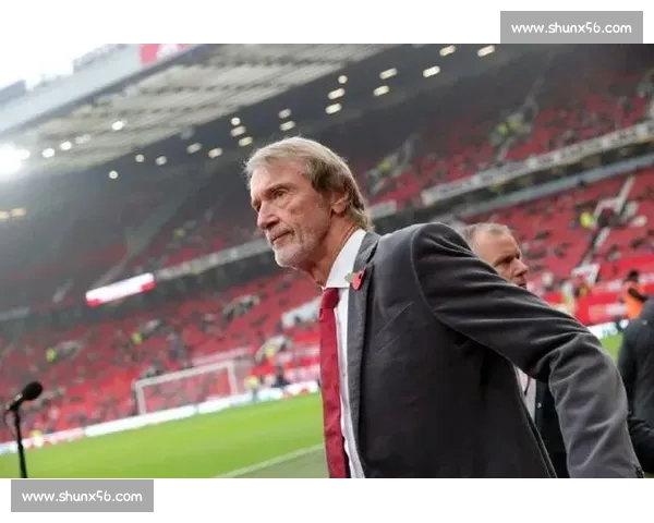 曼联否决莱万引进:拉特克利夫拒踏暮年球星陷阱 曼联否决莱万引进:拉特克利夫拒踏暮年球星陷阱