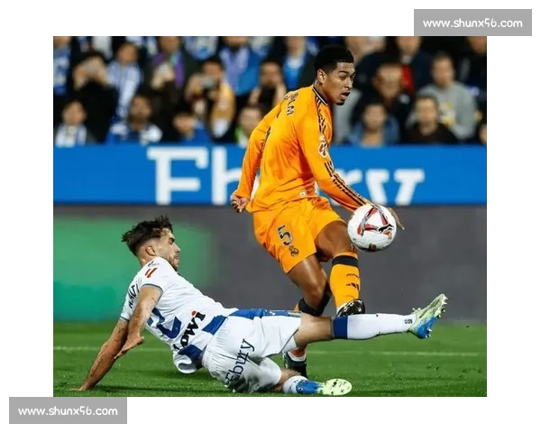 贝林厄姆:姆巴佩让皇马进攻变简单 我的进球不是运气 贝林厄姆:姆巴佩让皇马进攻变简单 我的进球不是运气