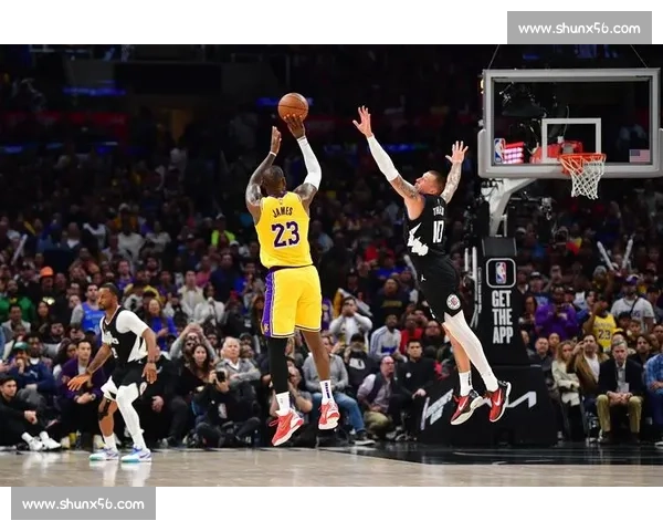 湖人热火总决赛首战录像解析詹眉统治攻防关键时刻回顾全场走势复盘