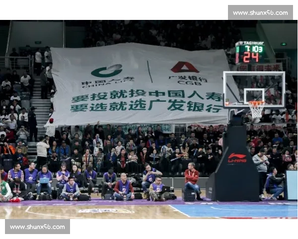 杭州绿城迎战青岛中能激战赛场争夺关键联赛积分走势焦点对决引发关注